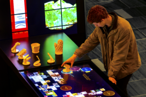 Exploring science history through objects